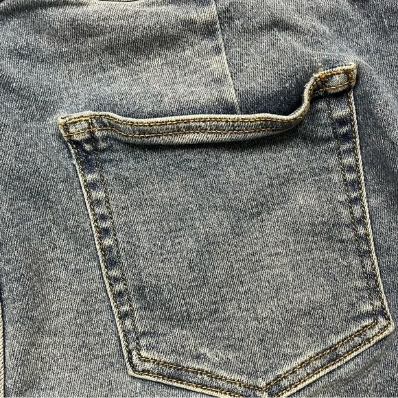 Ava & Viv Light wash Overall Shorts Size 20 - Picture 9 of 9